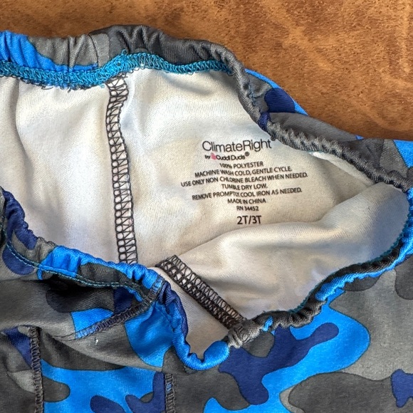 Kids Blue Camo Thermal Set by climateright cuddlduds - Picture 4 of 6
